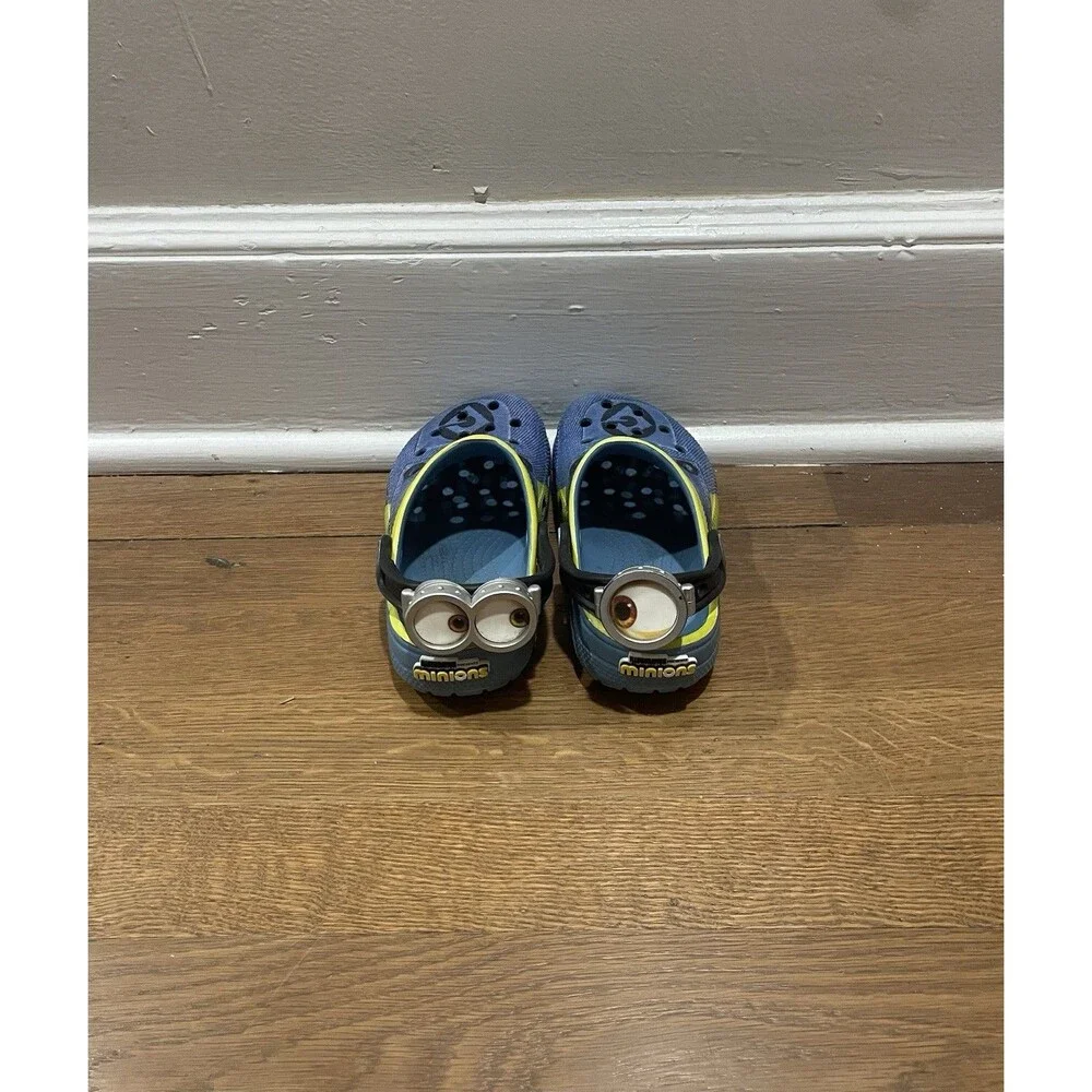 CROCS minions classic